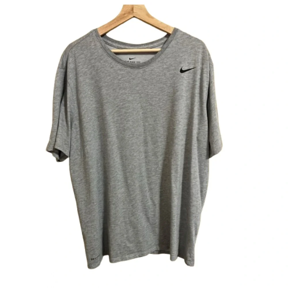 The Nike Tee Athletic Cut Dri-Fit Tee Size XXL Streetwear Activewear Loungewear